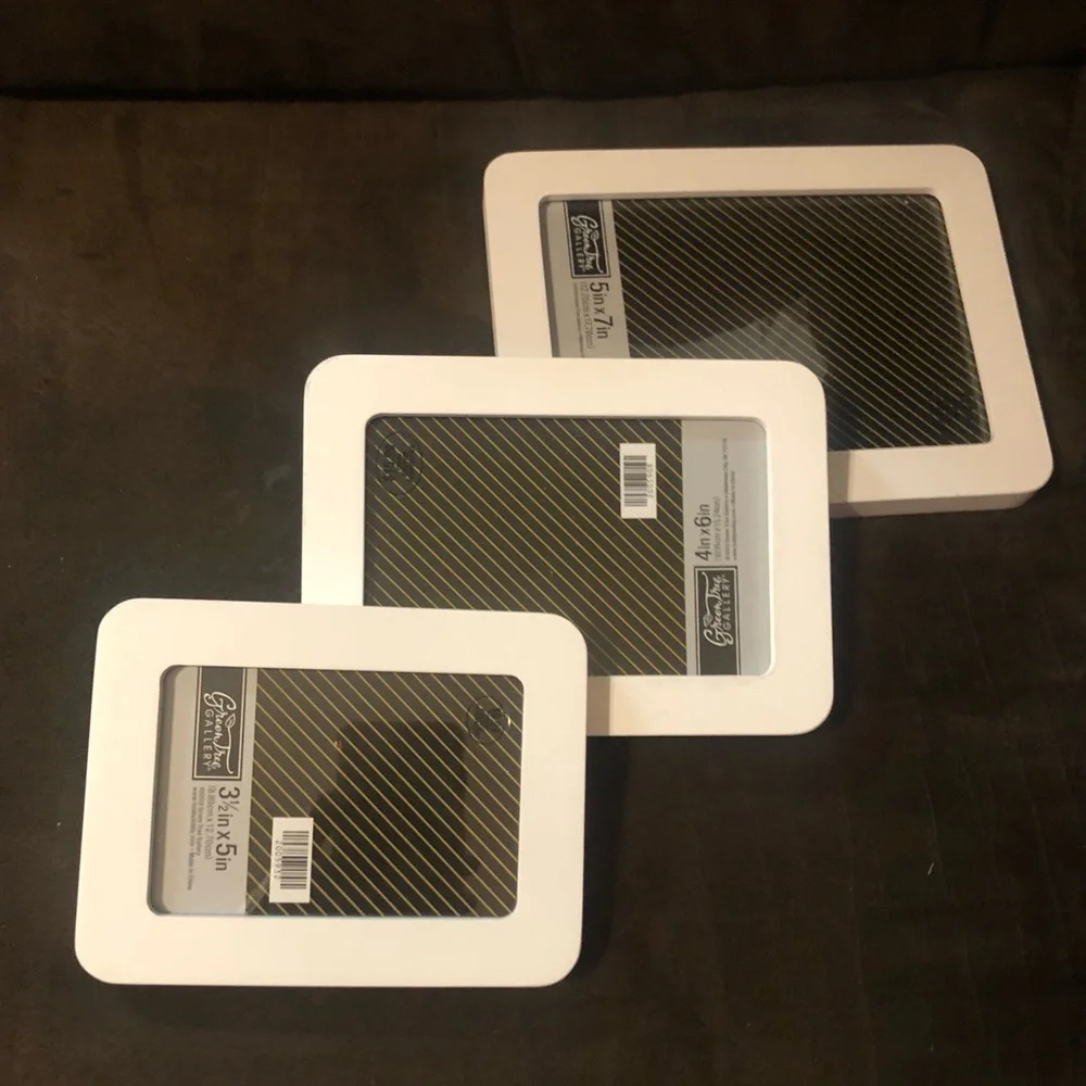 3 Picture Frames,